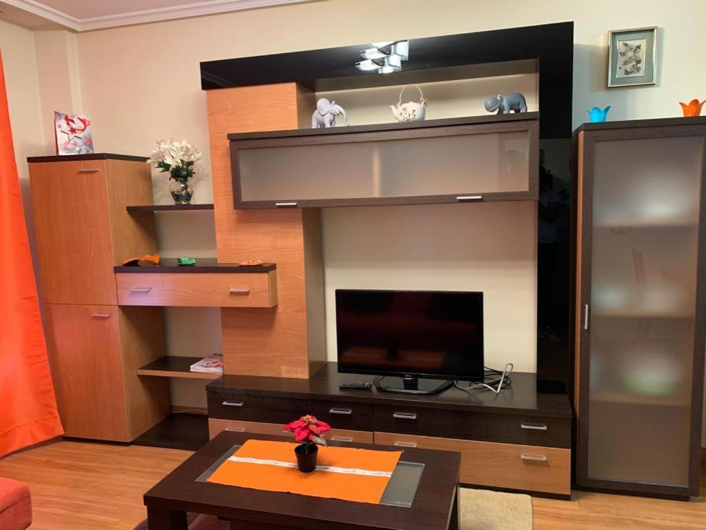 Apartamento Mota-2 Huca-Los Prados; Parking Y Wifi Gratis Oviedo Esterno foto
