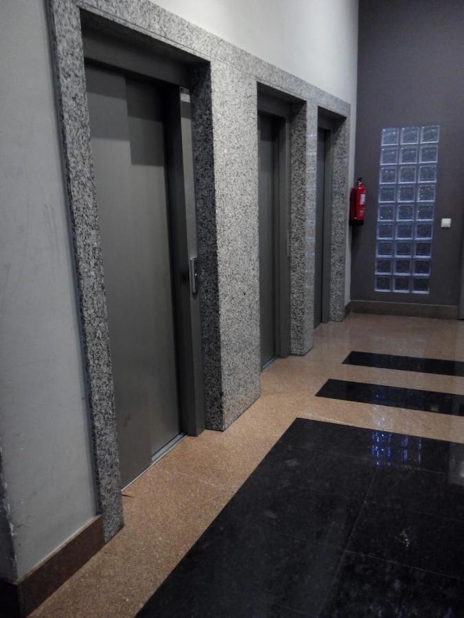 Apartamento Mota-2 Huca-Los Prados; Parking Y Wifi Gratis Oviedo Esterno foto